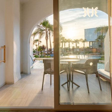 Zahara Beach & Spa By Qhotels - Adults Recommended Zahara de los Atunes Exteriör bild A view of the pool from a guest room