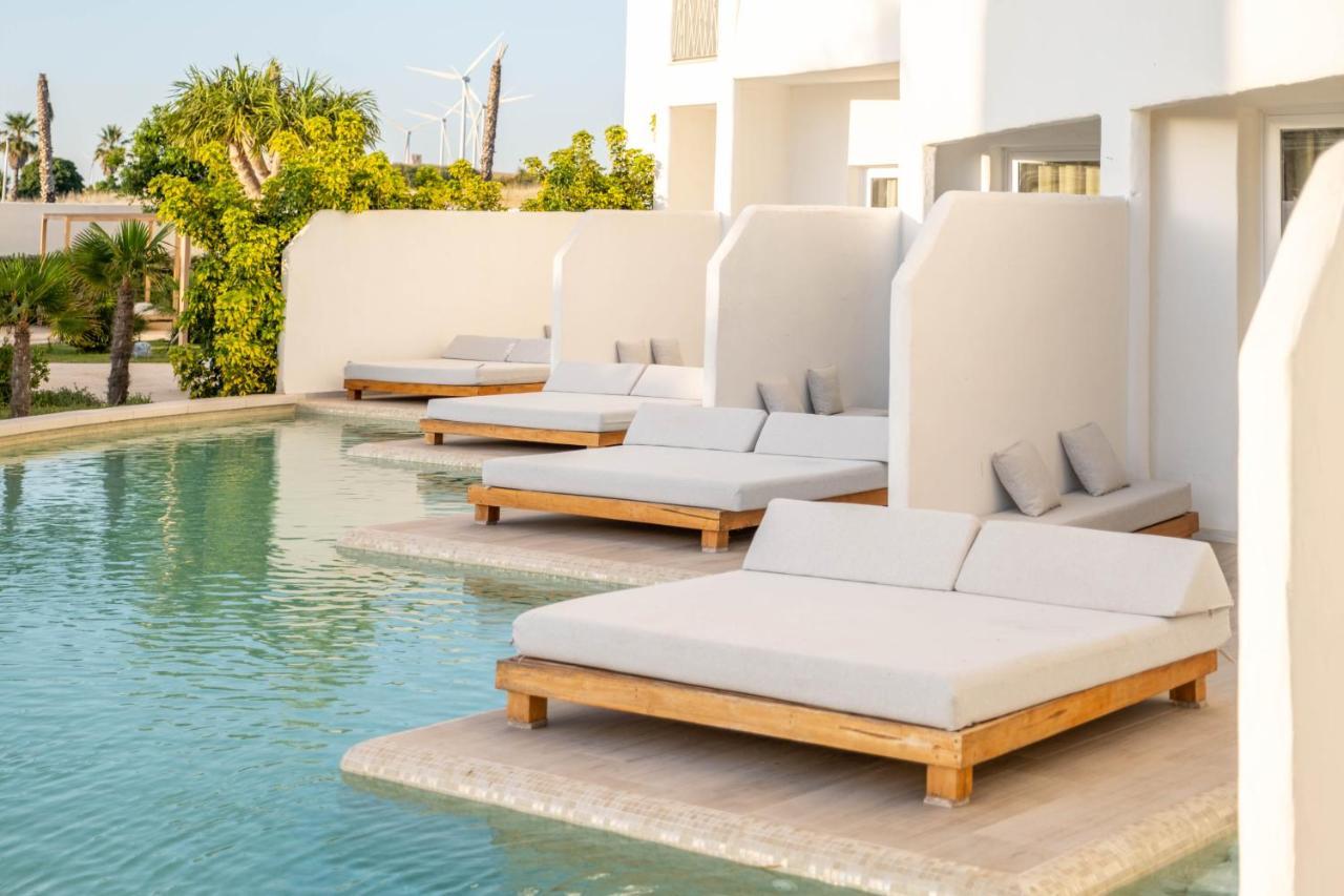 Zahara Beach & Spa By Qhotels - Adults Recommended Zahara de los Atunes Exteriör bild The hotel's pool