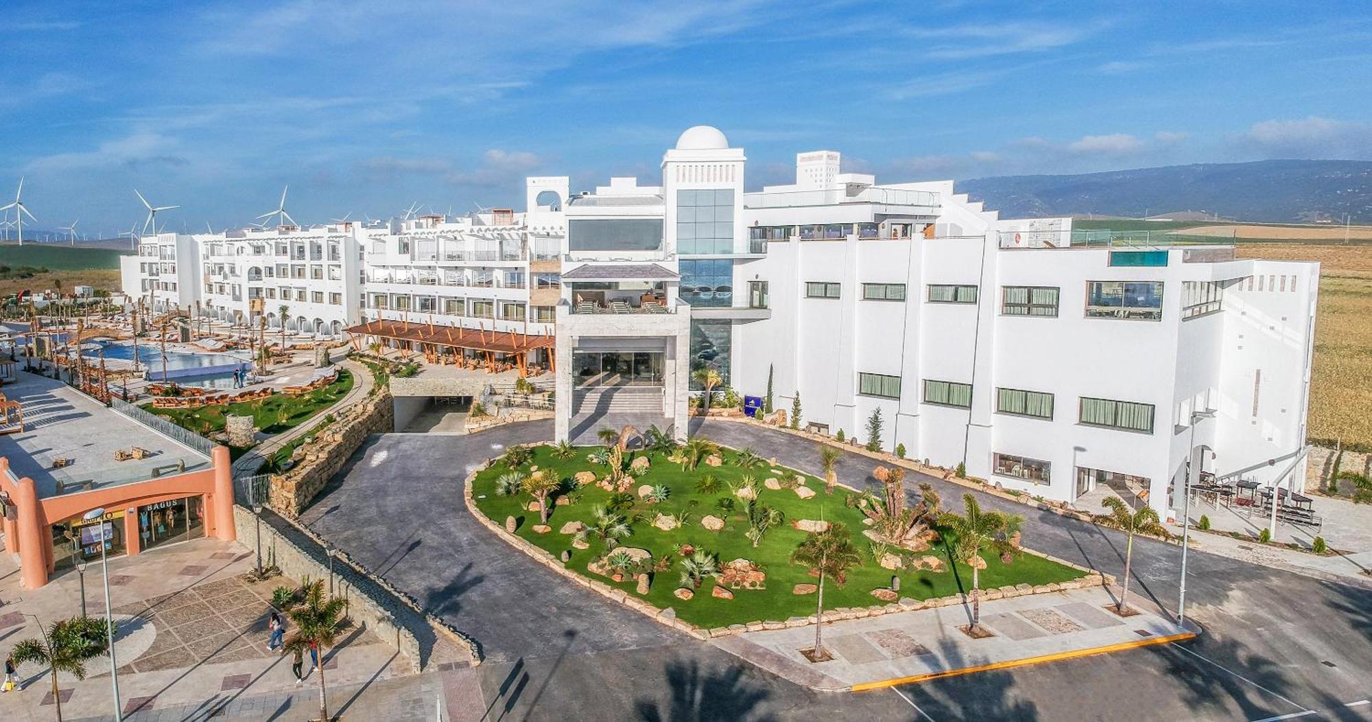 Zahara Beach & Spa By Qhotels - Adults Recommended Zahara de los Atunes Exteriör bild The main entrance of the hospital